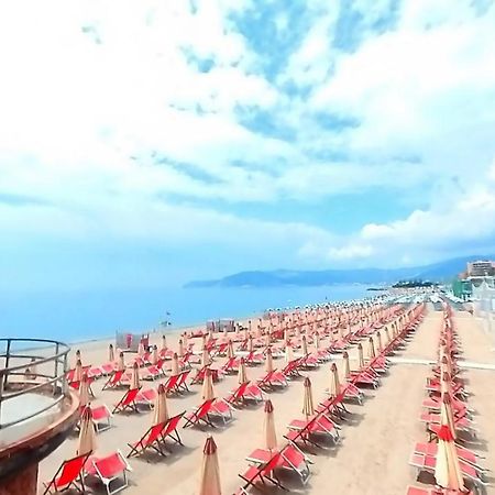 Tra Centro E Mare - Intero Appartamento Con Parcheggio Savona Zewnętrze zdjęcie