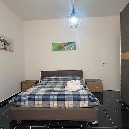 Tra Centro E Mare - Intero Appartamento Con Parcheggio Savona Zewnętrze zdjęcie